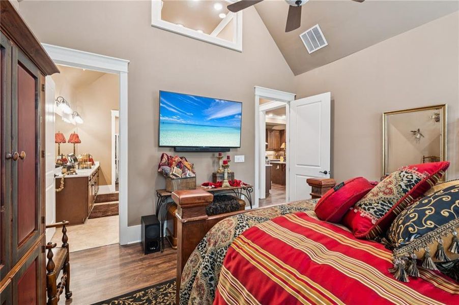 Furnished interior view inside a new home in , Jasper (Image 13).