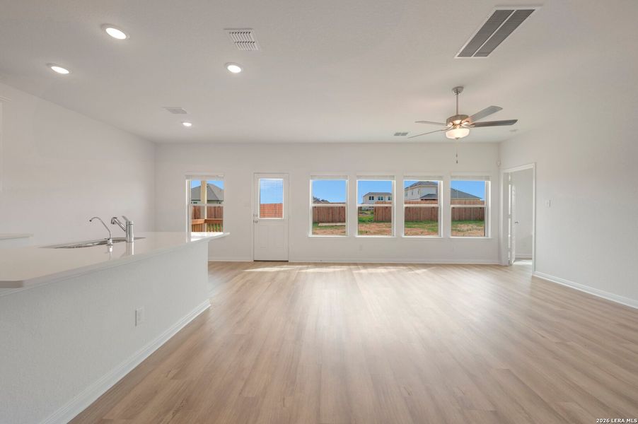 Spacious, unfurnished interior of a new home in Hickory Ridge Estates, Elmendorf (Image 16).