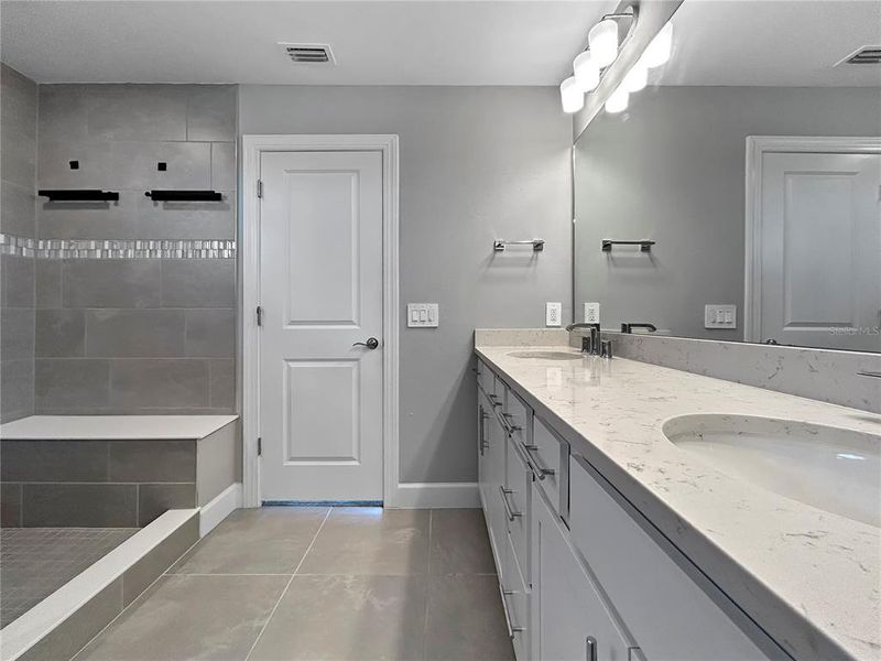 Furnished interior view inside a new home in , Lakewood Ranch (Image 15).