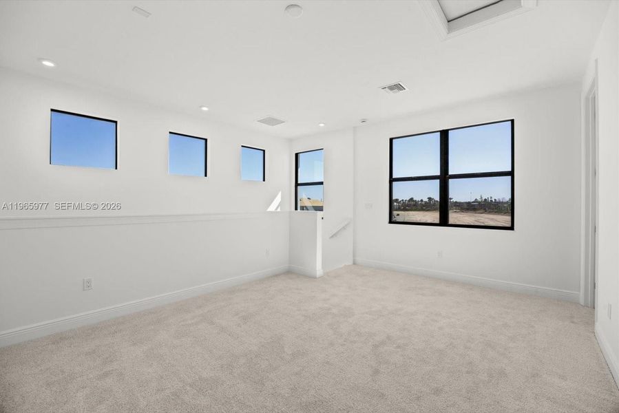 Spacious, unfurnished interior of a new home in , Port St. Lucie (Image 48).