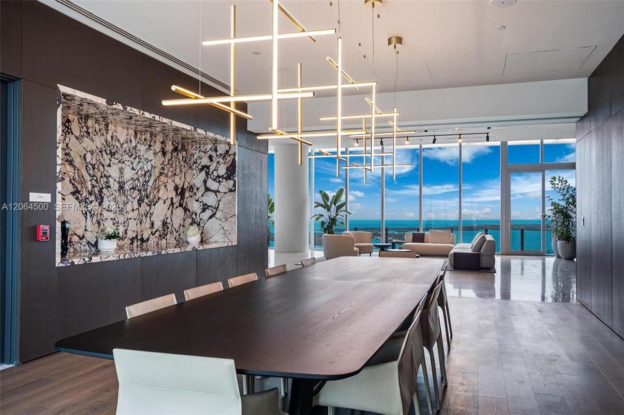 Floor 55-Dining Room. Floor 55-Dining Room.