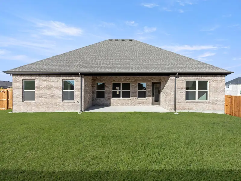 Exterior details and patio area of a home in Waverly Estates, Nevada (Image 4).