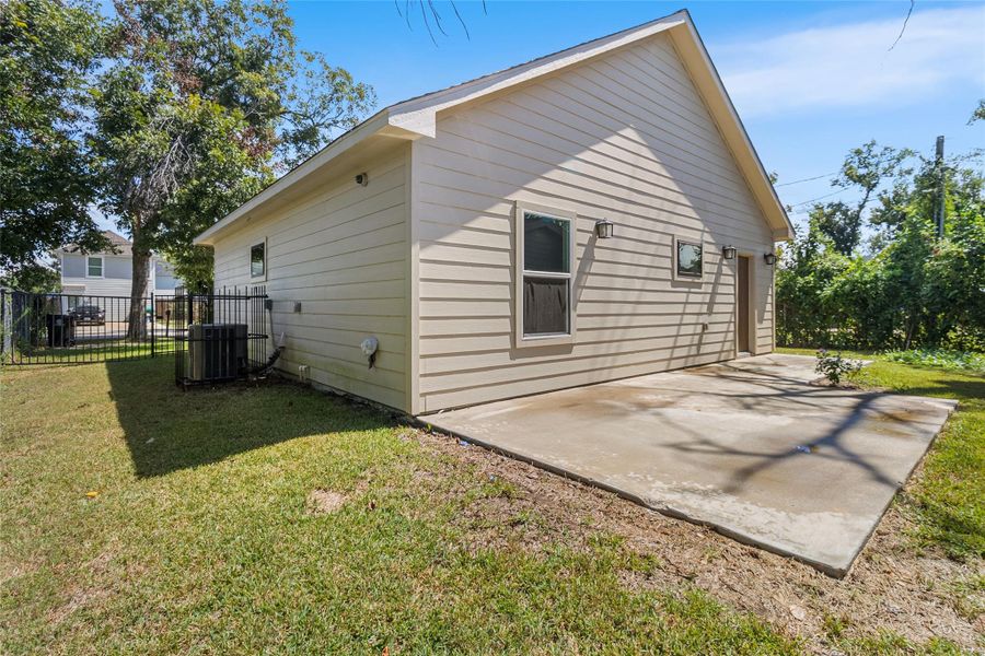 Nice back yard perfect for your gatherings Nice back yard perfect for your gatherings