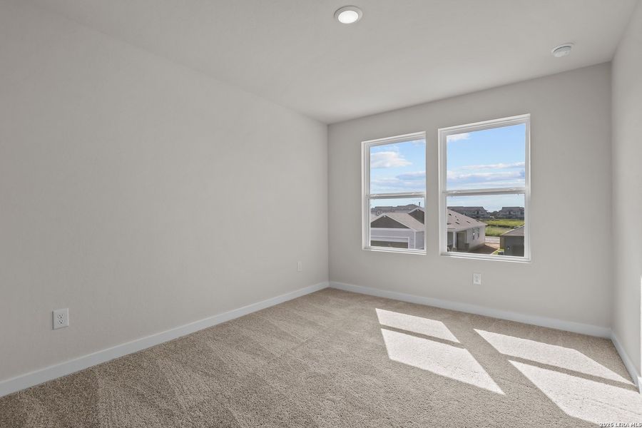 Spacious, unfurnished interior of a new home in Mesa Vista, San Antonio (Image 23).