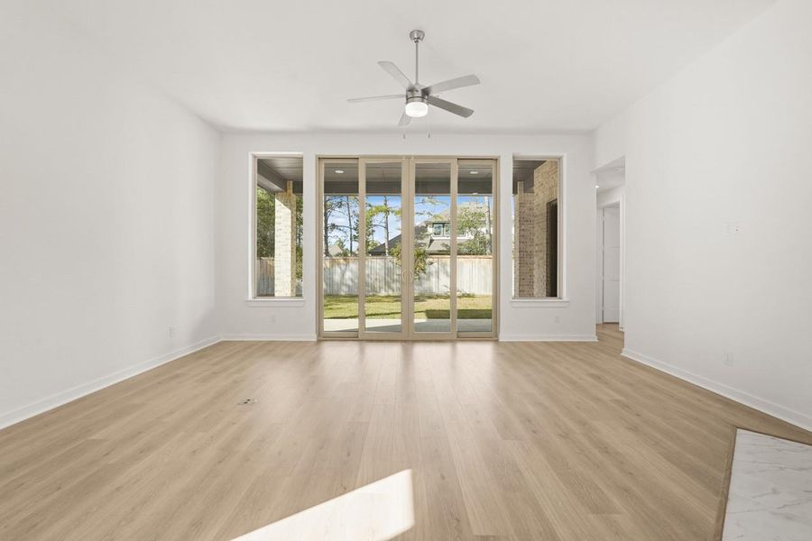 Spacious, unfurnished interior of a new home in Kresston: 55ft. lots, Magnolia (Image 17).