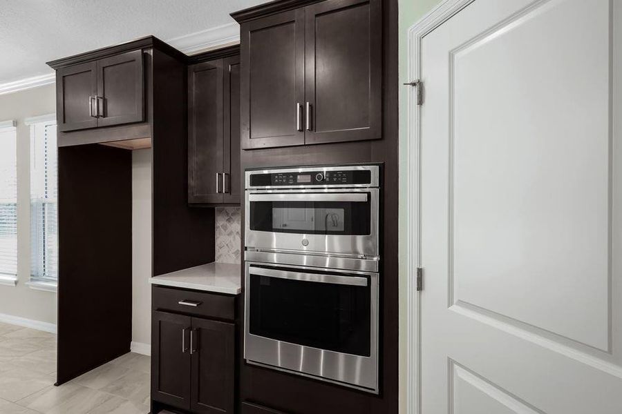 621 SE Ranch Oak Circle ~ Ready Now