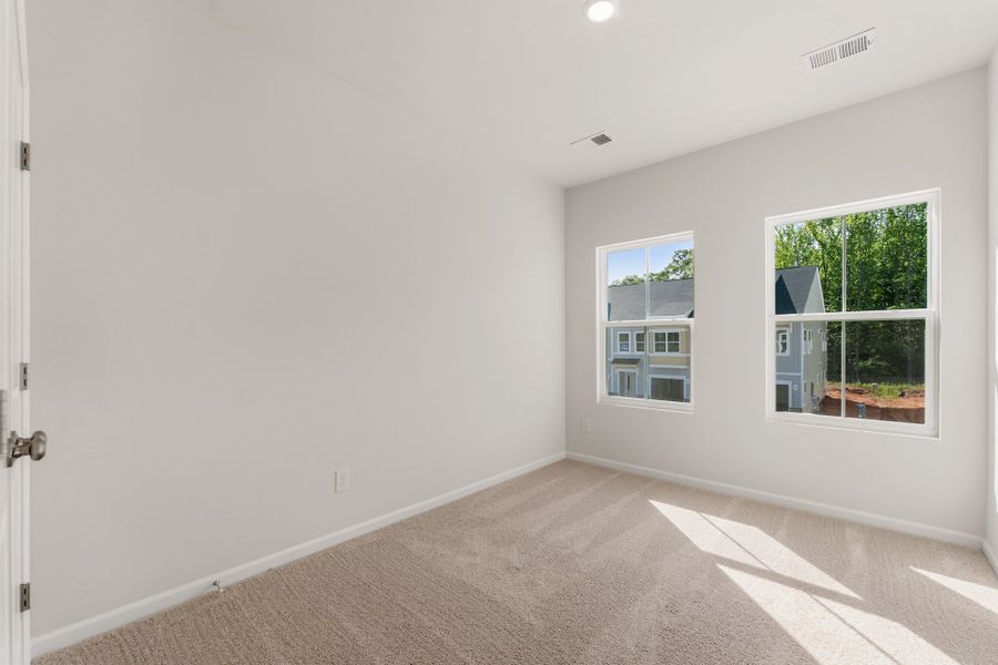 Spacious, unfurnished interior of a new home in Edwards Station, Taylors (Image 24).