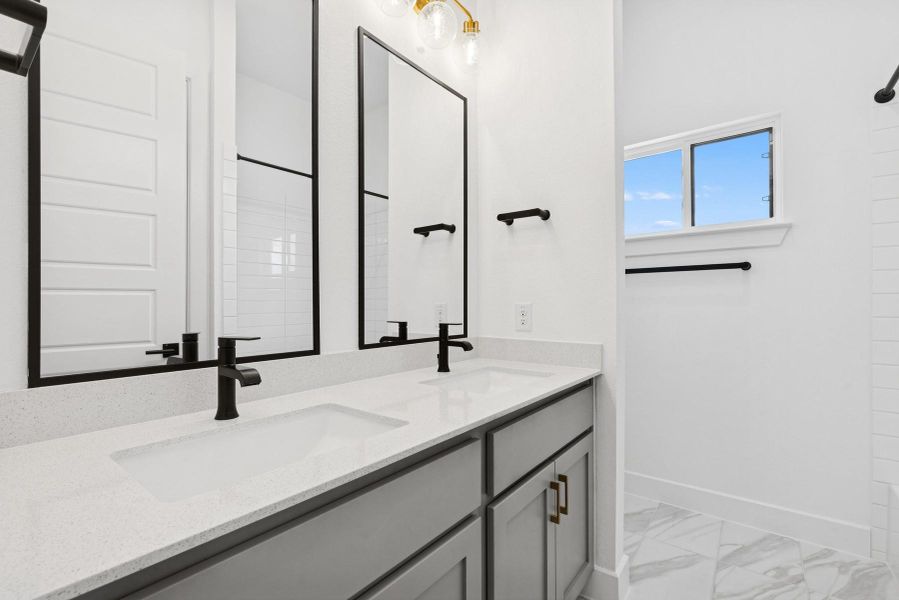 2nd Bathroom 2nd Bathroom