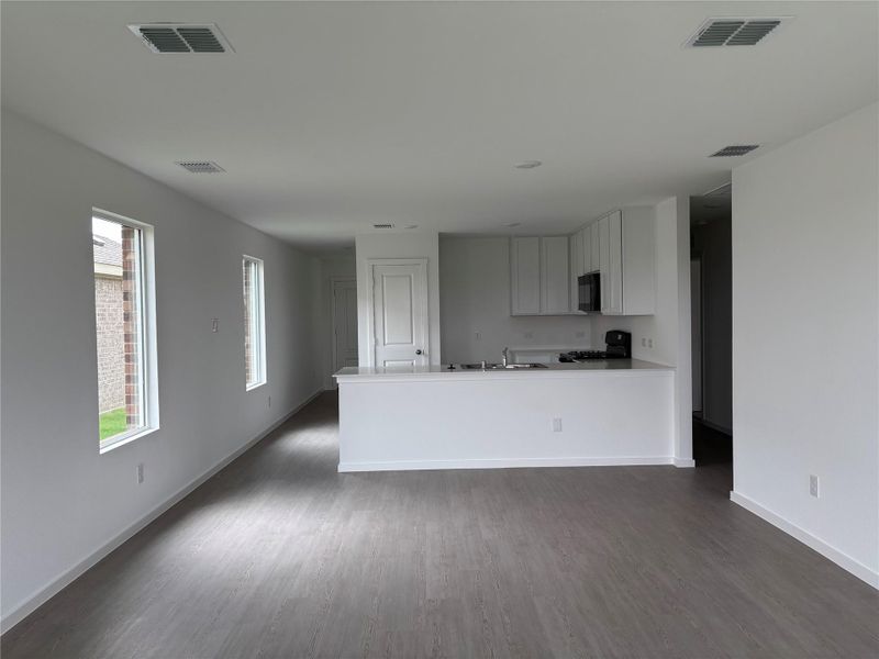 Spacious, unfurnished interior of a new home in Esperanza, Richmond (Image 11). Spacious, unfurnished interior of a new home in Esperanza, Richmond (Image 11).