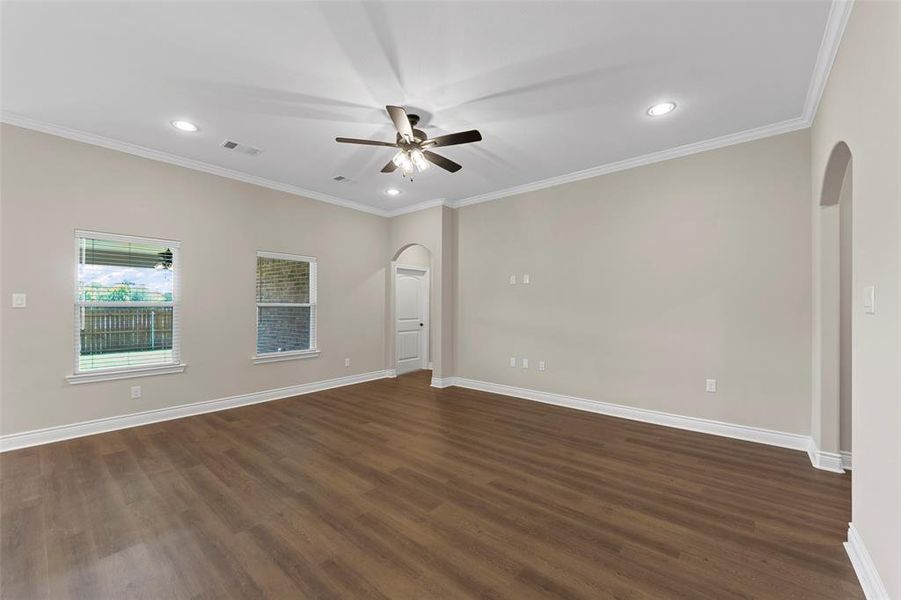 Spacious, unfurnished interior of a new home in , Greenville (Image 18).