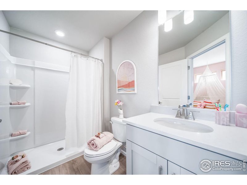 Furnished interior view inside a new home in Thompson River Ranch, Johnstown (Image 24).