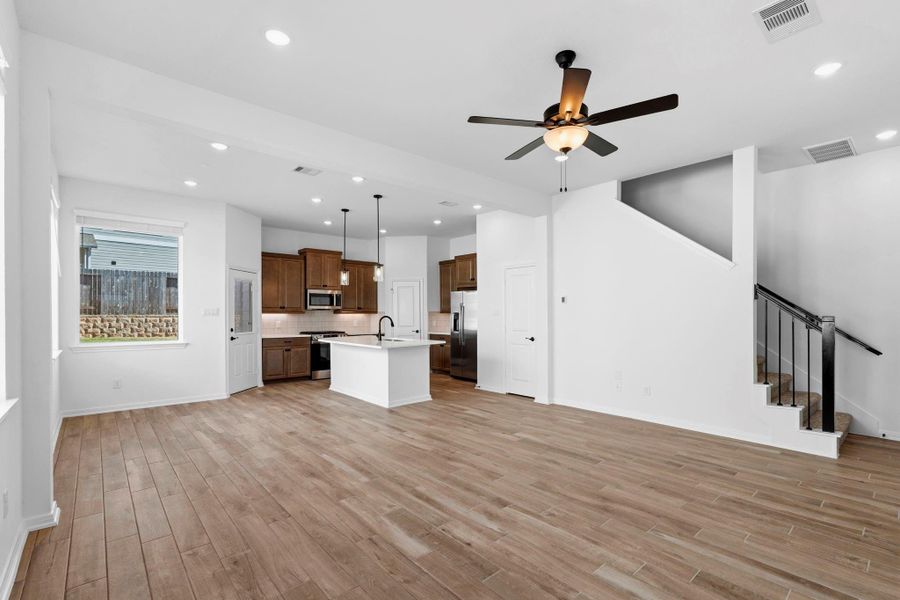 Spacious, unfurnished interior of a new home in Woodforest, Montgomery (Image 14).