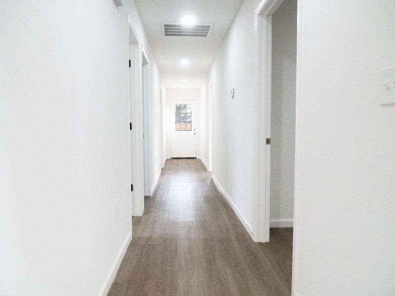 Spacious, unfurnished interior of a new home in , Cleveland (Image 9).