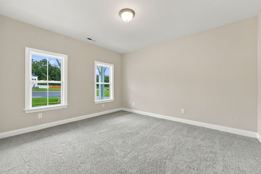 Spacious, unfurnished interior of a new home in Laurel Oaks, Greenville (Image 35).