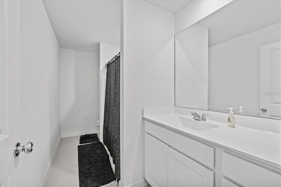 Furnished interior view inside a new home in , Fort Pierce (Image 34).