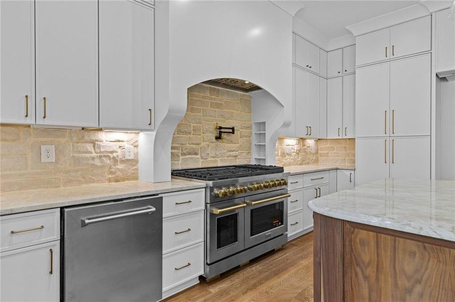 Furnished interior view inside a new home in , Lawrenceville (Image 8).