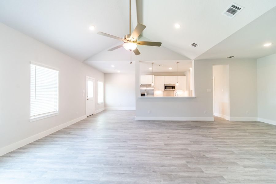 Spacious, unfurnished interior of a new home in , Conroe (Image 18). Spacious, unfurnished interior of a new home in , Conroe (Image 18).