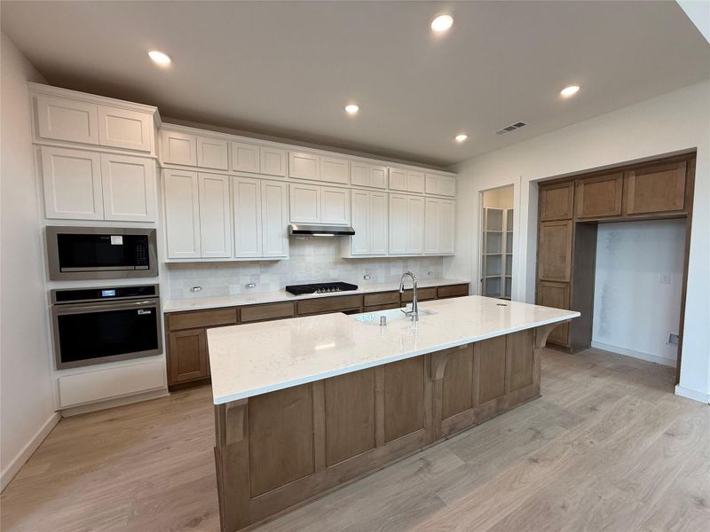 Furnished interior view inside a new home in Emory Glen, Magnolia (Image 15). Furnished interior view inside a new home in Emory Glen, Magnolia (Image 15).