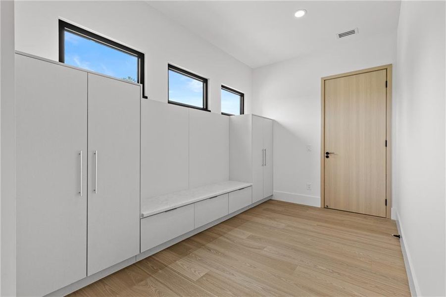 Spacious, unfurnished interior of a new home in , Sugar Hill (Image 66).