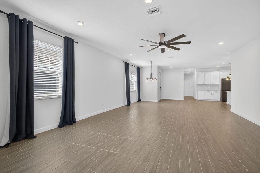 Spacious, unfurnished interior of a new home in , Loxahatchee (Image 33).