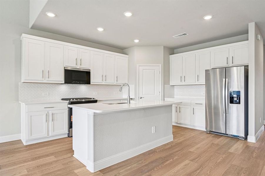 Photo is not of the actual home, but is an inspirational photo of builder’s model home and may depict options, furnishings, and/or decorator features that are not included. Photo is not of the actual home, but is an inspirational photo of builder’s model home and may depict options, furnishings, and/or decorator features that are not included.