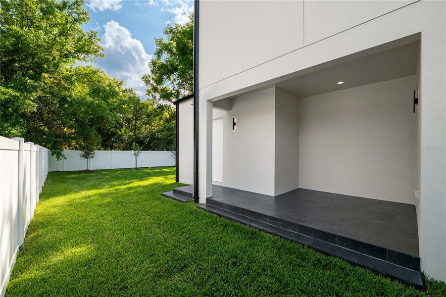 Exterior details and patio area of a home in , Tampa (Image 33).