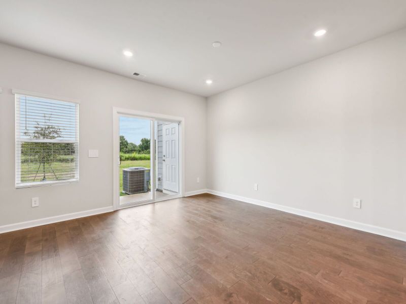 Spacious, unfurnished interior of a new home in Galloway Ridge, Charlotte (Image 19).