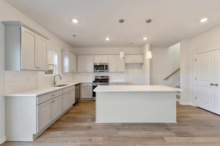 Furnished interior view inside a new home in Richmond Hill, Inman (Image 8).