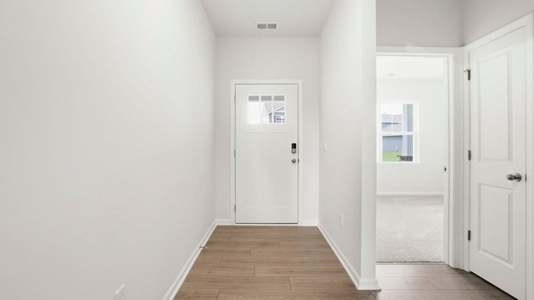 Spacious, unfurnished interior of a new home in Sherwood Gardens, Landrum (Image 17).