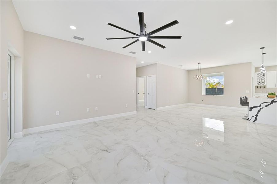 Spacious, unfurnished interior of a new home in , Cape Coral (Image 20).