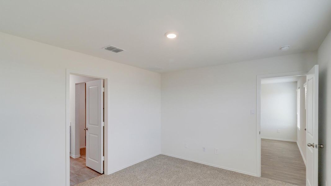 Spacious, unfurnished interior of a new home in Wayside, Uhland (Image 10).