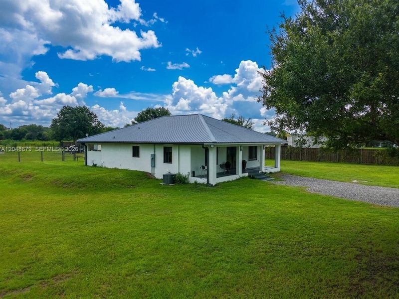 Exterior details and patio area of a home in , Clewiston (Image 1). Exterior details and patio area of a home in , Clewiston (Image 1).
