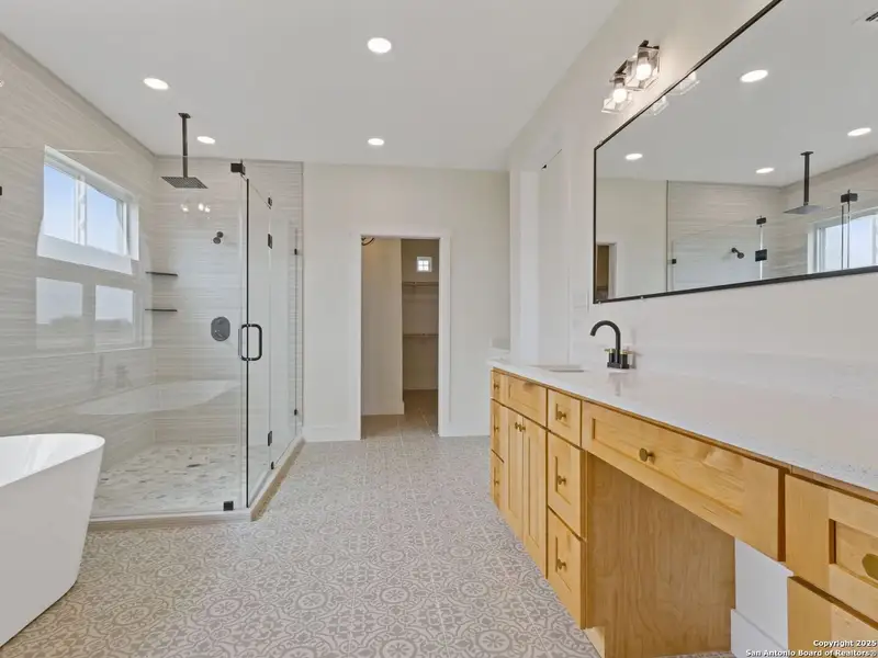 Furnished interior view inside a new home in , La Vernia (Image 4).