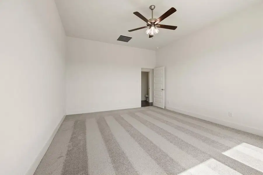 Spacious, unfurnished interior of a new home in Saddleback Estates, Boyd (Image 20). Spacious, unfurnished interior of a new home in Saddleback Estates, Boyd (Image 20).
