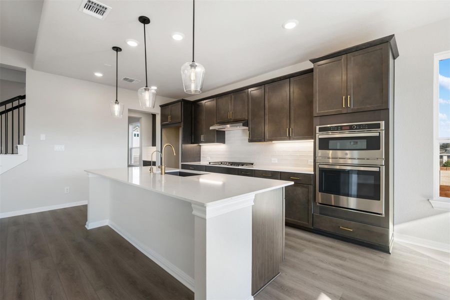 Representative images and renderings are for illustrative purposes. Actual structural options and design finished of home may vary.