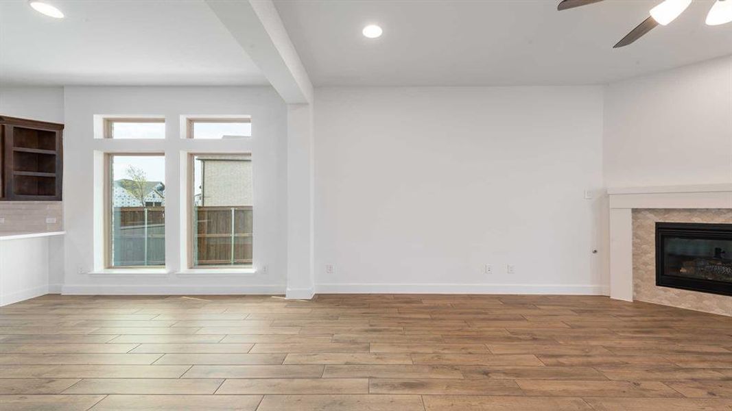 Spacious, unfurnished interior of a new home in Trinity Falls 45', McKinney (Image 18). Spacious, unfurnished interior of a new home in Trinity Falls 45', McKinney (Image 18).