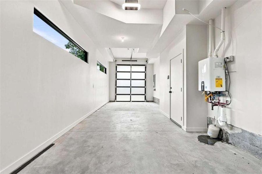 Spacious, unfurnished interior of a new home in , Atlanta (Image 33).
