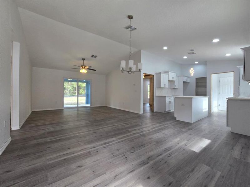 Spacious, unfurnished interior of a new home in , Ocklawaha (Image 21).