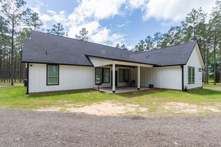 Exterior details and patio area of a home in , Livingston (Image 31).