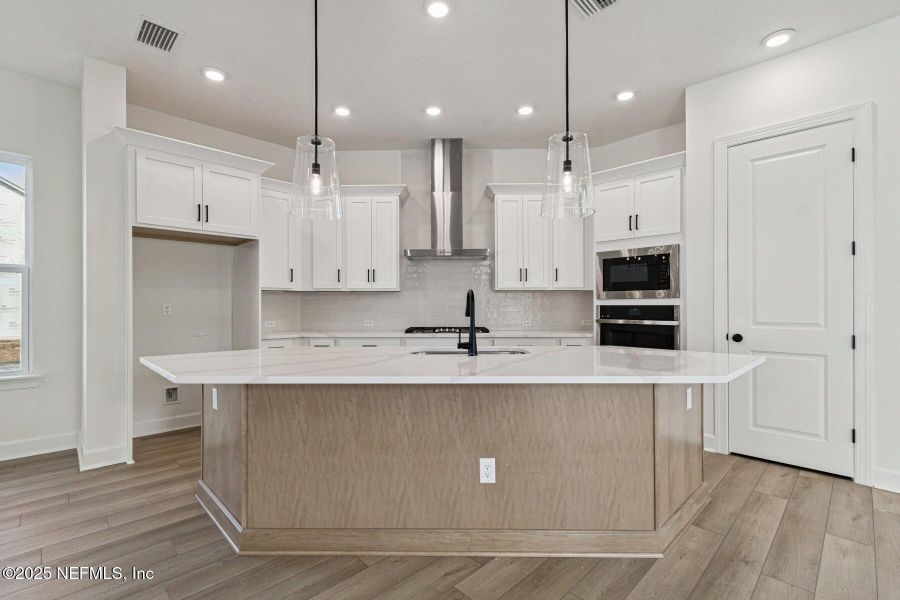 Furnished interior view inside a new home in Crosswinds 40’, Ponte Vedra (Image 8).