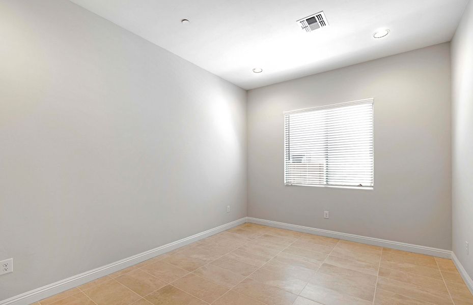 Spacious, unfurnished interior of a new home in Vistoso Canyon Estates, Oro Valley (Image 17). Spacious, unfurnished interior of a new home in Vistoso Canyon Estates, Oro Valley (Image 17).