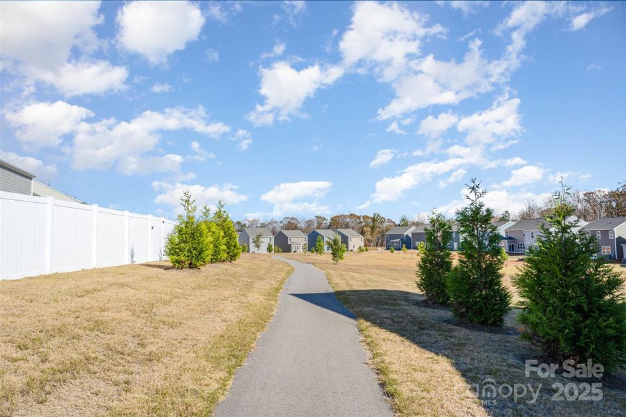 Exterior details and patio area of a home in Fergus Crossing, York (Image 3).