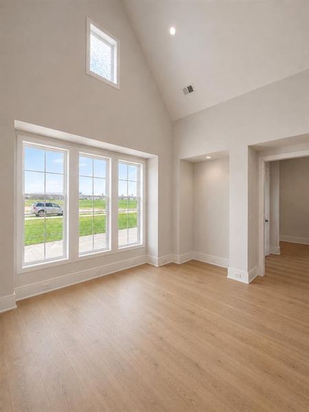 Spacious, unfurnished interior of a new home in , Northlake (Image 12).