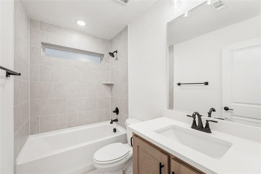 Furnished interior view inside a new home in Willow Wood, McKinney (Image 12).