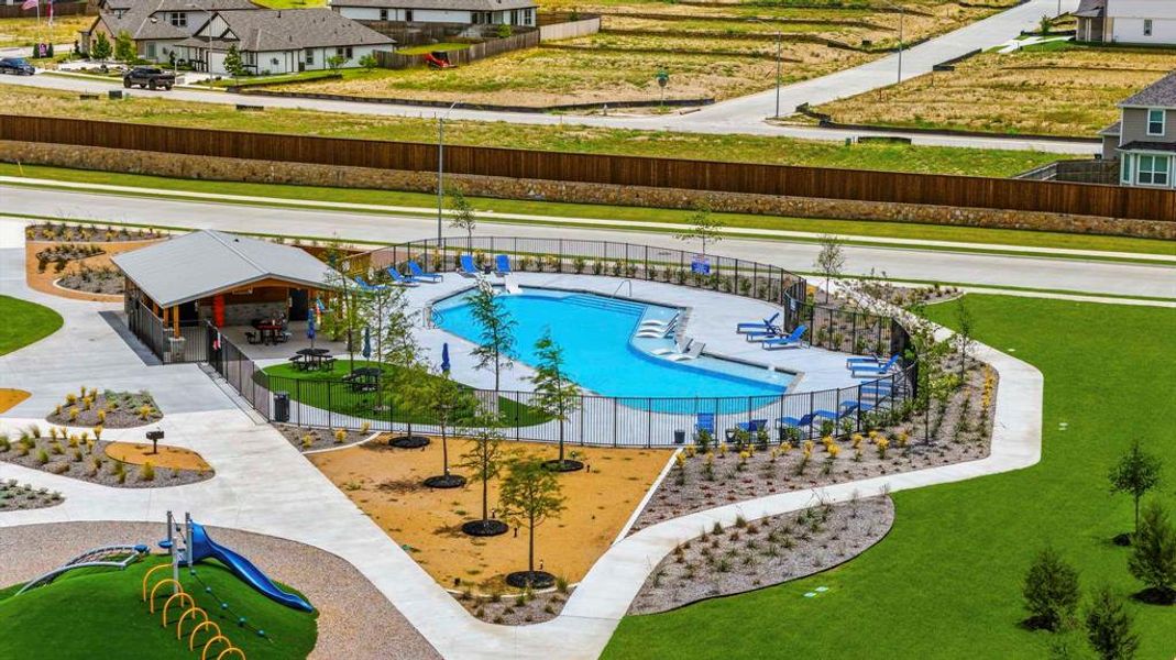 Community amenities in Rocky Creek Crossing, Fort Worth (Image 27).