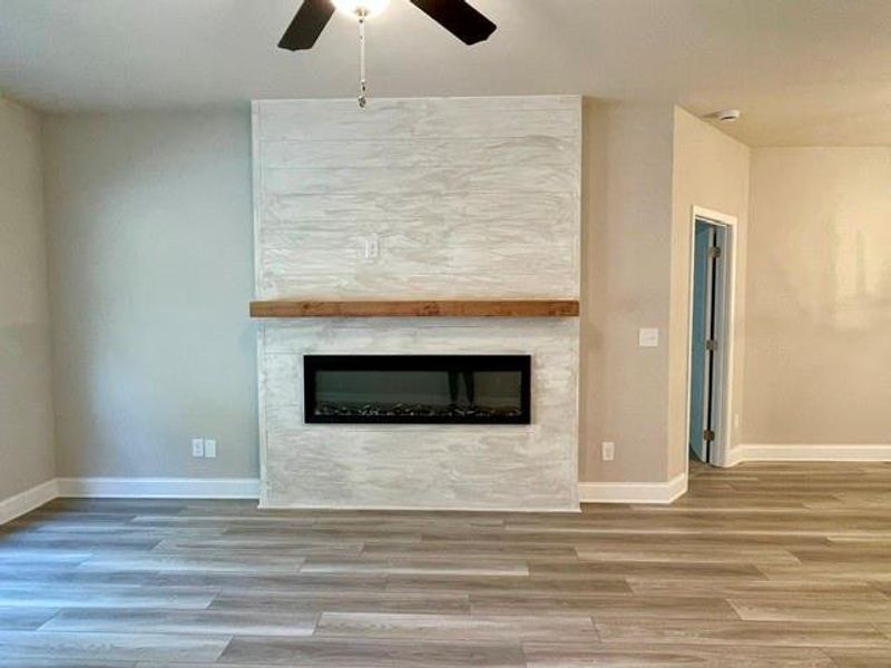 Spacious, unfurnished interior of a new home in , Waleska (Image 9).