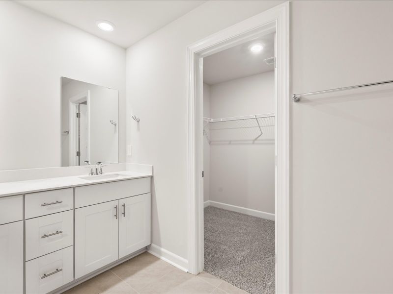 Welcome to the Roswell floorplan at Brayfield Manor - Heritage Collection.