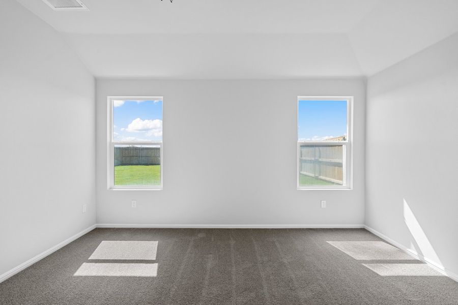 Representative unfurnished interior of a home built from the BELLVUE by D.R. Horton in Faculty Row, Abilene (Image 42).