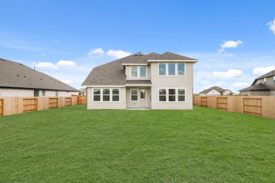 Huge backyard with covered patio Huge backyard with covered patio