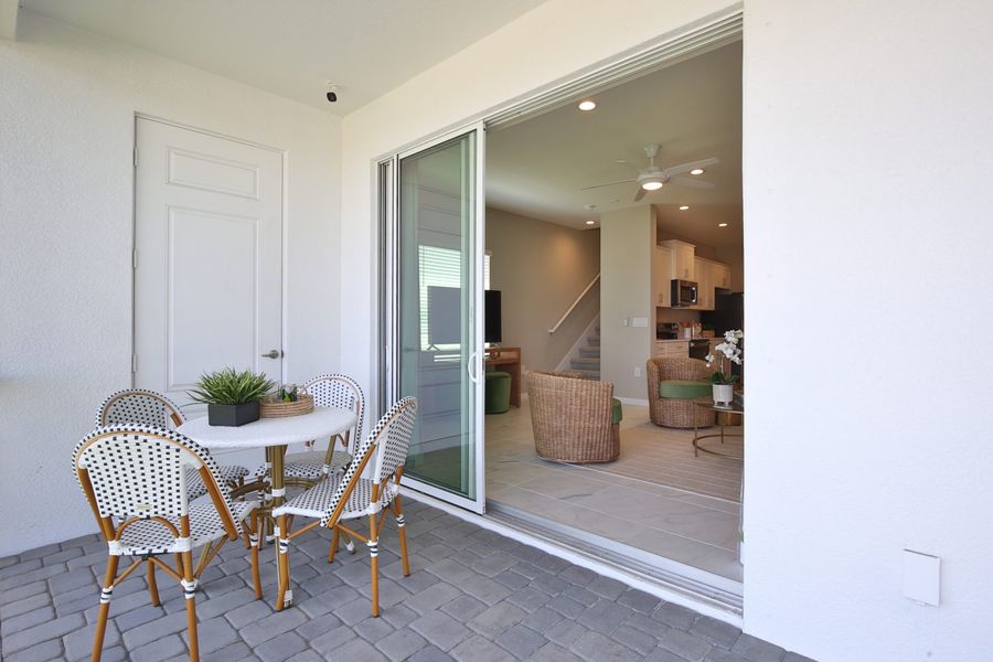 Exterior details and patio area of a home in Palm Grove, Lakewood Ranch (Image 3).